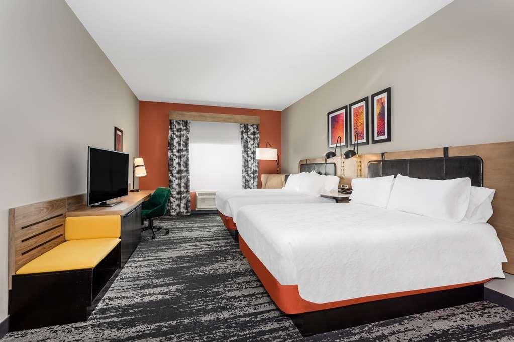 Hilton Garden Inn Hays, Ks Habitación foto